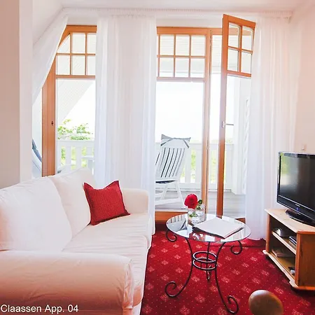 Strandhaus Claassen * Ahrenshoop